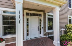 45104 Silver Birch Lane, Plainview, NY 11803