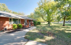 6050 SE 44th St, Tecumseh, KS 66542