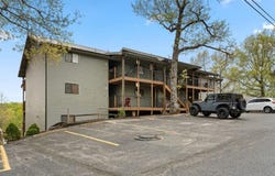 388 Notch Lane, Branson West, MO 65737