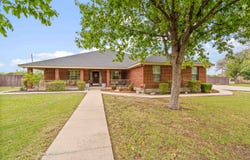 104 S Broadview, Del Rio, TX 78840