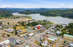 105 S 8TH St, Lakeside, OR 97449