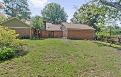 1023 HUNTERS POINT Dr, Memphis, TN 38018