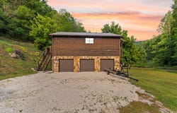 326 Cherry Lane, Garrett, KY 41630