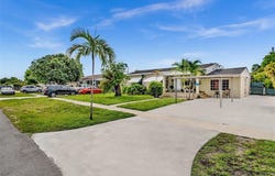 340 W 55th St, Hialeah, FL 33012
