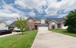 279 Carmel Valley Way, Saint Robert, MO 65584