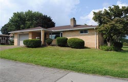 500 Morningside Dr, Lower Burrell, PA 15068
