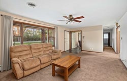 962 N Schmidt Road, Braidwood, IL 60408