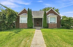 114 Jefferson Dr, Lower Burrell, PA 15068
