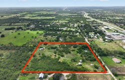 6032 MOUNT OLIVE RD, Adkins, TX 78101