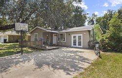 315 N 3rd St, Nederland, TX 77627