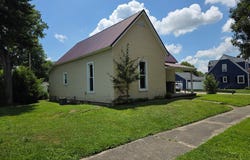 909 E Vincennes Street, Linton, IN 47441