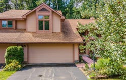 4022 Georgetown Square, Schenectady, NY 12303