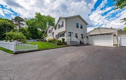 25 W Shore Drive, Patchogue, NY 11772
