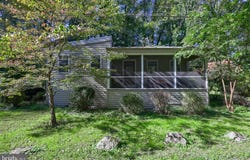 892 DRAGER Road, COLUMBIA, PA 17512