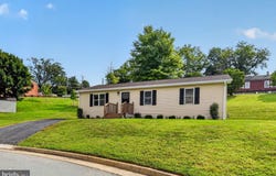 101 VICKERS Way, STAUNTON, VA 24401
