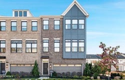 20 Augustus Drive, Middletown, NJ 07748