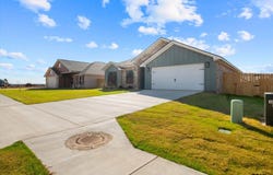 16529 Crossing Circle, Lindale, TX 75771