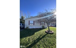 400 Hunt Club Drive, Grand Blanc, MI 48439