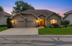 935 BRIGHTON Drive, MENASHA, WI 54952