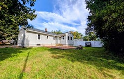 4 Kenvil Ave, Roxbury Twp., NJ 07876-1408