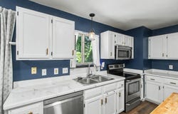 800 Sunnybrook Drive, DeForest, WI 53532