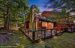 16 Doe Run, Lake Harmony, PA 18624