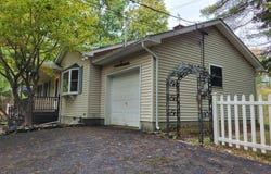 141 Manchester Drive, Bushkill, PA 18324