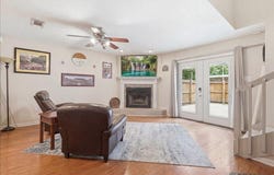 8437 E Cypress Point Ct, Baton Rouge, LA 70809