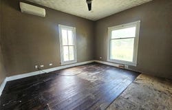 402 E State Street, Groesbeck, TX 76642