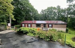 231 Traverse Road, Dingmans Ferry, PA 18328