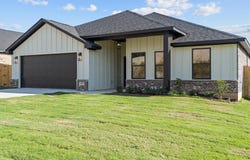 16517 Crossing Circle, Lindale, TX 75771
