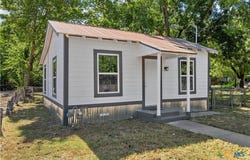 1803 N Fannin Avenue, Cameron, TX 76520