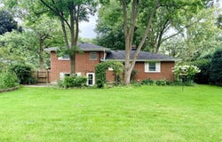926 Valley Road, Lake Forest, IL 60045