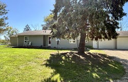 11 Vista Hills Dr, Sioux City, IA 51109