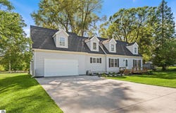 204 E Forest Home Avenue, Bellaire, MI 49615