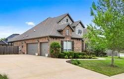 1510 Glastonbury Drive, Centerton, AR 72719