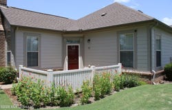 8753 Parkview Oaks Circle, Olive Branch, MS 38654