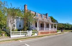 206 W Eden Street, Edenton, NC 27932