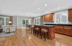 41 Rockwood Ln, Upton, MA 01568