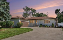 125 Mulberry Lane, Schererville, IN 46375