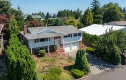 895 NW 3RD St, Gresham, OR 97030