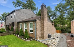 10 NASSAU Circle, READING, PA 19607