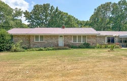 330 Antioch Rd, Cave City, AR 72521