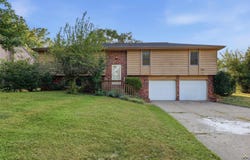 3809 SW Nottingham RD, Topeka, KS 66610