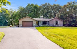5 Acorn Lane, Lewiston, ME 04240