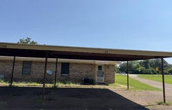 4521 SE Loop 286, Paris, TX 75460