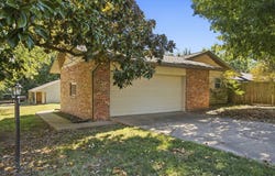 2904 E Eastmoor Drive, Springfield, MO 65804