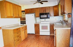 704 E Maple St, Harrisburg, SD 57032