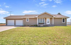 208 Hilltop Dr, Inman, KS 67460
