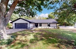 206 N Crownpoint Drive, Ada, OK 74820